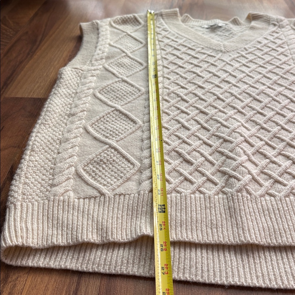 Madewell Woman’s Size S Cream Cable Knit V-Neck Vest - Picture 6 of 8